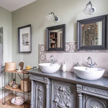 Meuble de salle de bain sur mesure transformé par notre menuisier