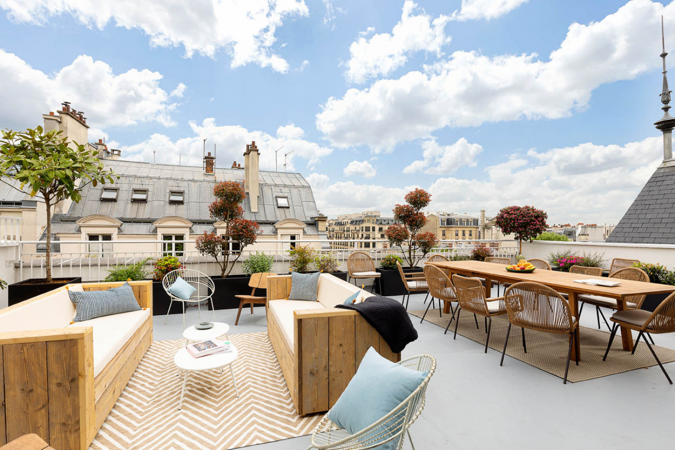 Présentation de maquettes et plans avec l'équipe Paris Design